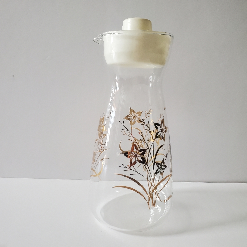 Vintage PYREX Juice Pitcher Milk Carafe Glass Server Floral Leafy Gold Overlay